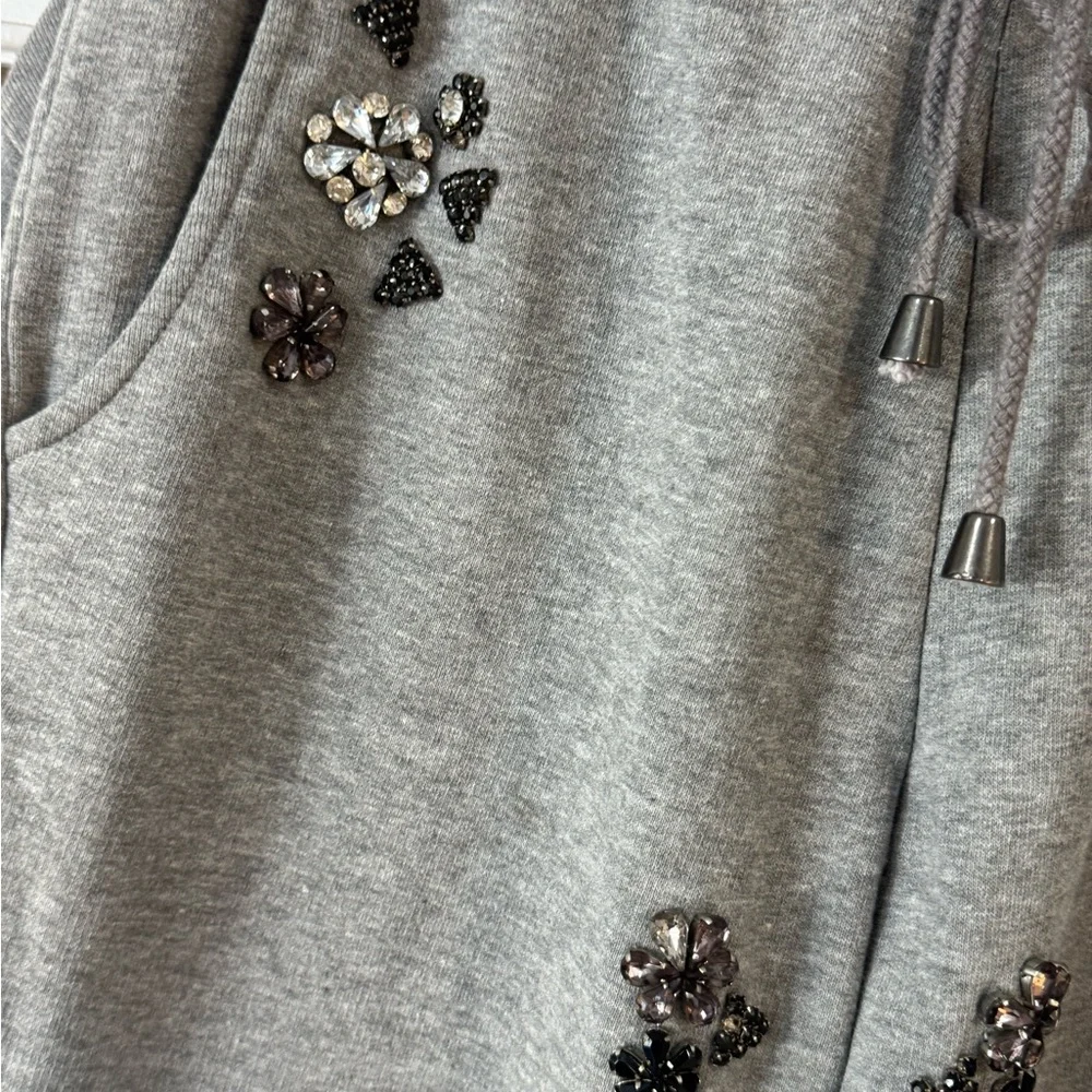 Hemant and Nandita Gray Embellished Crewneck Sweatshirt set - Picture 7 of 7